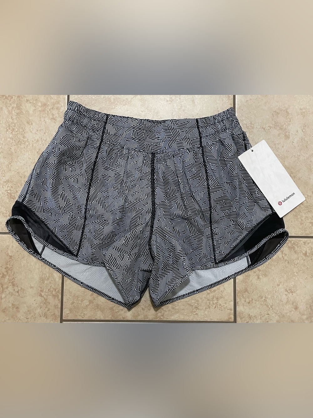 Hotty Hot Short  Size 6 Tall
